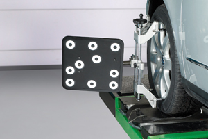 1690700002 The FWA 4630 is the top range wheel aligner with real 3D technology. With it's fast measuring time and the possibility of rolling runout compensation the FWA 4630 is one of the fastest in the market. Also the fact that it is usable on various lifts with no need to attach it permanently makes it space saving and mobile.